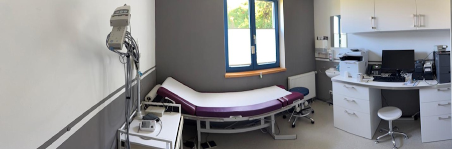 Untersuchungszimmer der Praxis ZeS Gaimersheim